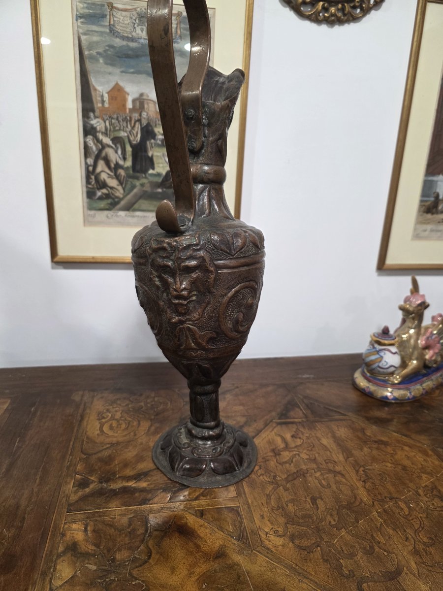 Brocca Antica in Rame Sbalzato del XVII secolo Italia-photo-1
