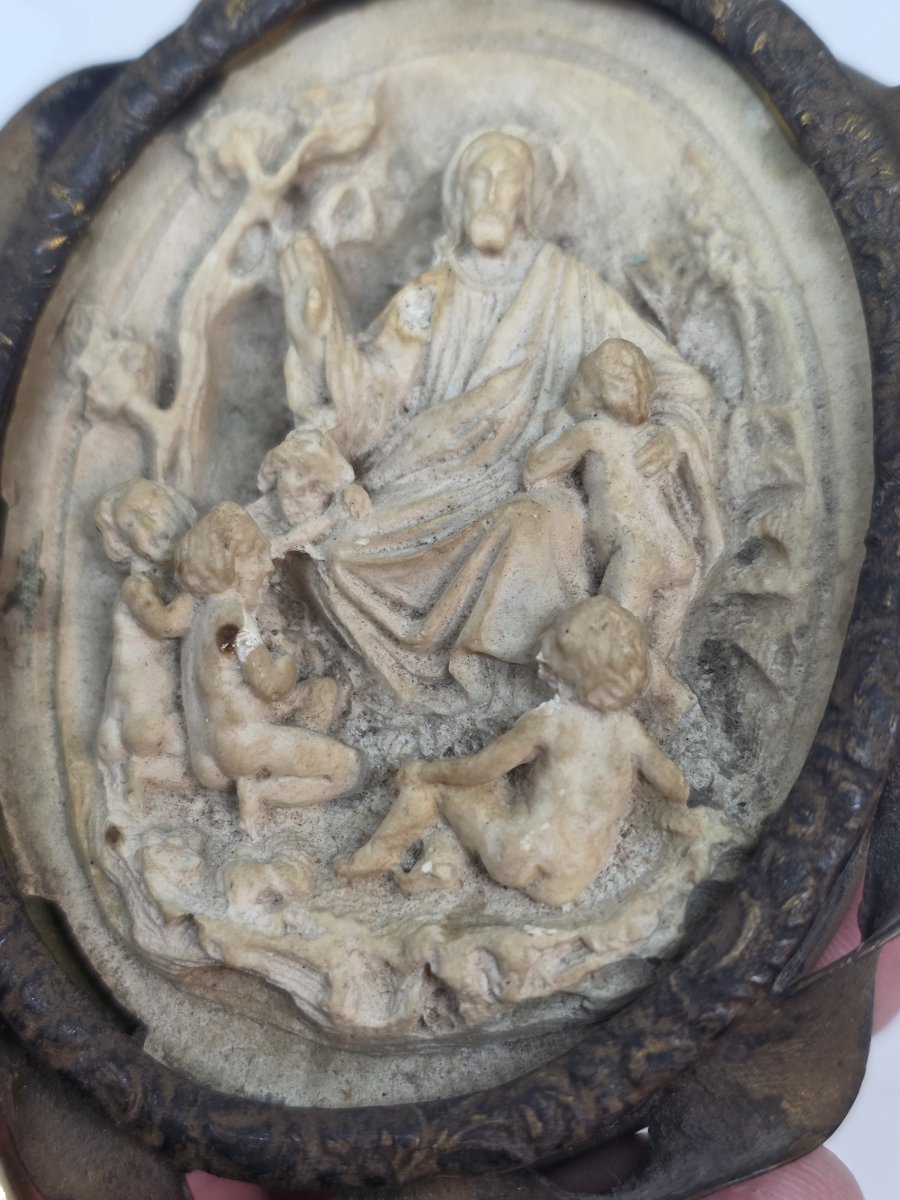 Medaglione di forma ovale raffigurante la scena biblica "Lasciate che i bambini vengano a me"-photo-4