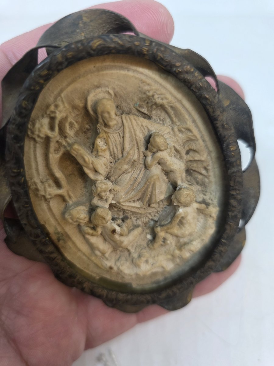Medaglione di forma ovale raffigurante la scena biblica "Lasciate che i bambini vengano a me"-photo-8