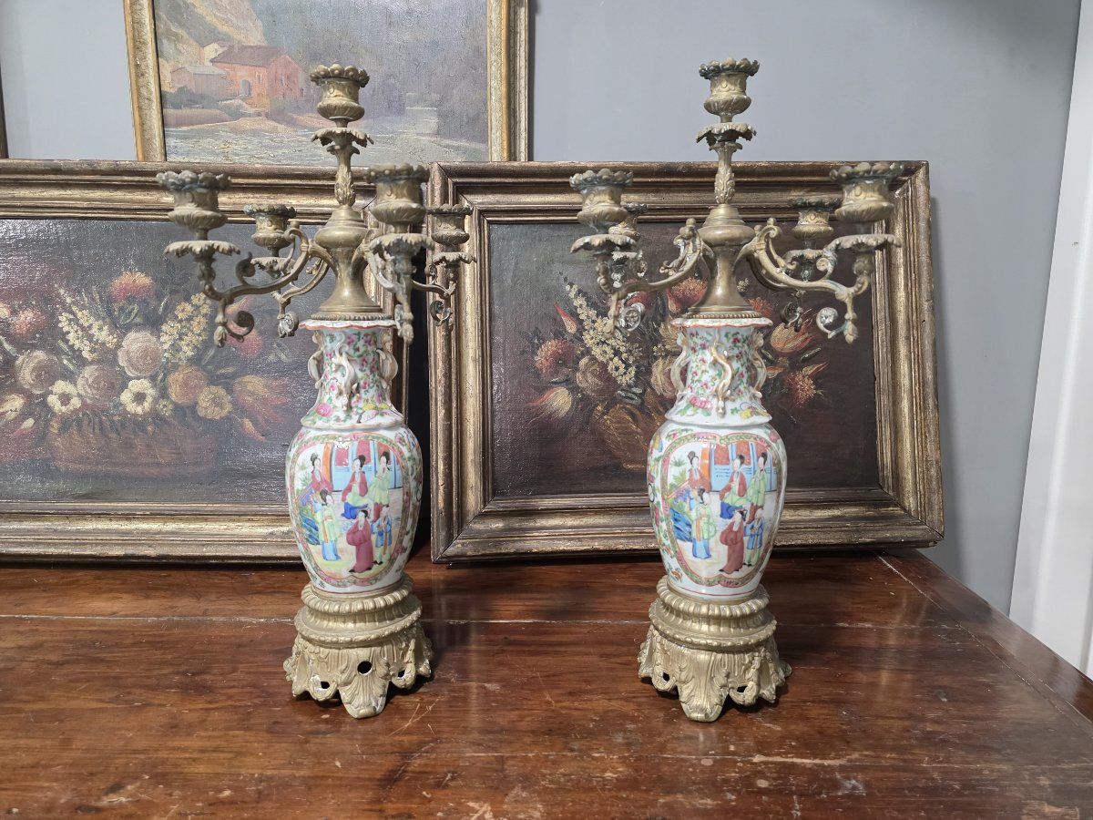 Coppia di Candelabri in Porcellana di Canton e Bronzo Dorato, XIX Secolo