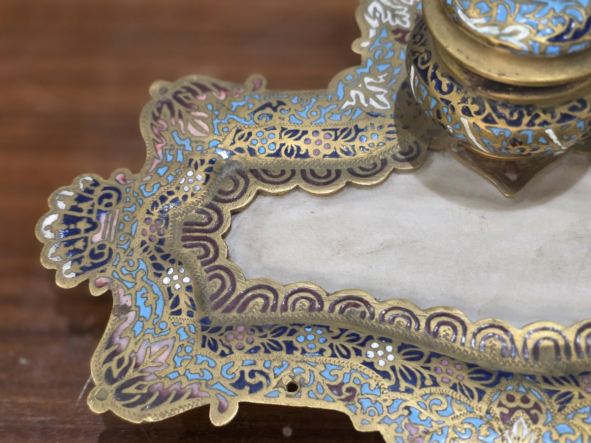 Raffinato Calamaio in Bronzo Dorato, Smalti Champlevé e Onice – Francia, Epoca Napoleone III-photo-1