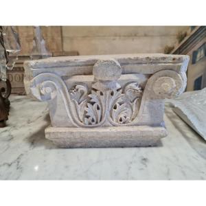 Capitello in marmo scolpito penso diciottesimo secolo probabilmente sud italia