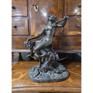 Bronzo raffigurante donna che cavalca Fauno. Vicino a Clodion. XIX secolo
