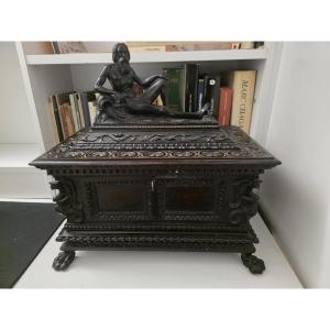 Cassina in legno intagliato, intagliatore toscano del XIX secolo