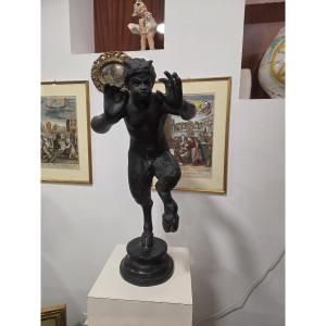 Grande scultura in bronzo, un fresco Fauno. Italia fine Ottocento