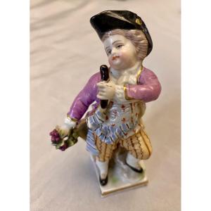 Beautiful 19th Century Porcelain Marquis From Capo Di Monte 