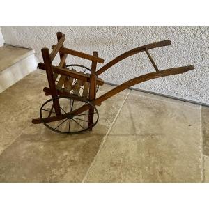 Pretty Two-wheeled Cart 