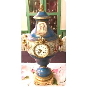Very Large Porcelain Table Setting Depicting Marie Antoinette And Her Sisters 