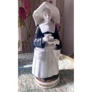 19th-century Paris Porcelain Teapot Depicting A Nun 