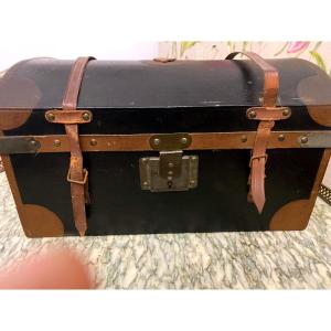Late 19th Century Doll Trunk 