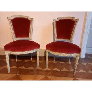  A Lovely Pair Of Louis XVI Period Cabriolet Chairs In Grey Painted Wood