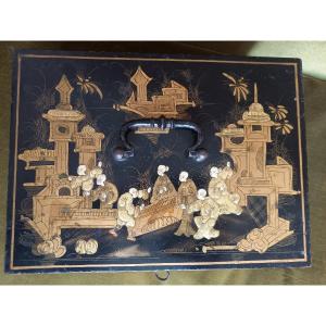 Jewelry Clamp Or Strongbox In Steel, With Chinese Lacquered Decor From The Napoleon III Period