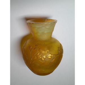 Daum, Miniature Art Nouveau Vase Decorated With Daisies
