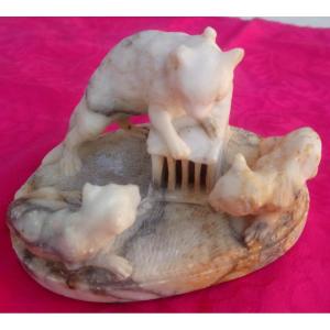 Subject In 19th Century Alabaster - Cat, Kittens And Rat In A Cage