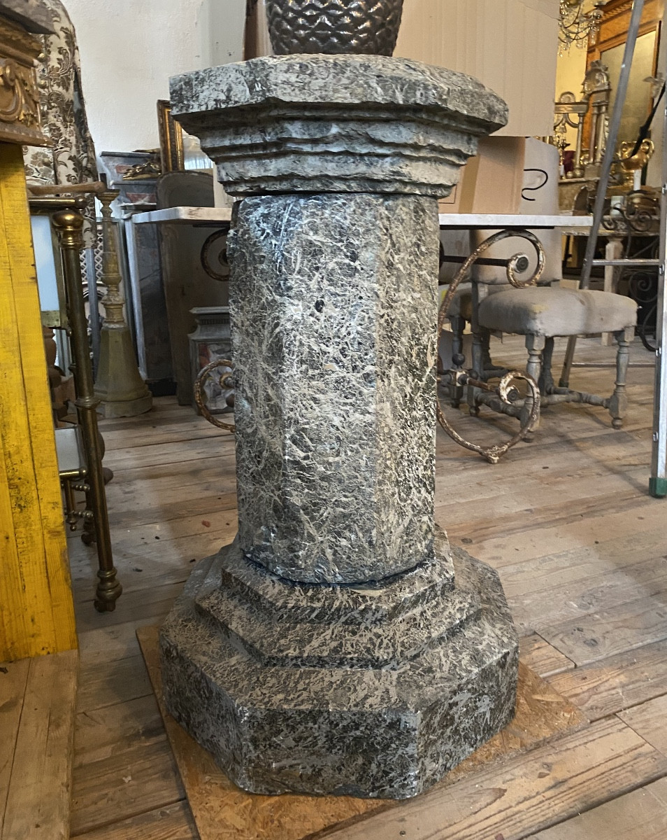 Colonna in marmo del 1700