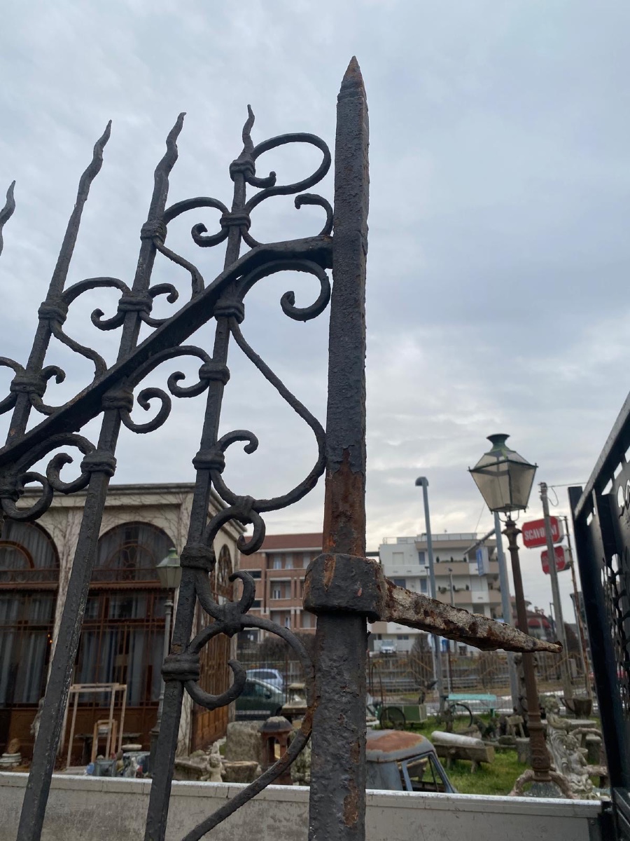 Cancello antico in ferro battuto -photo-4