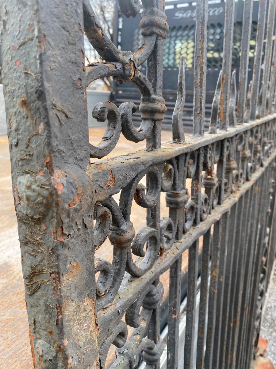 Cancello antico in ferro battuto -photo-1