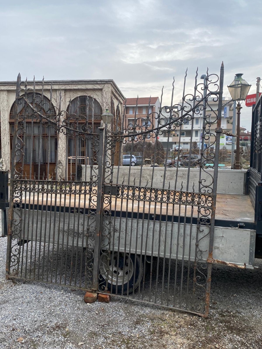 Cancello antico in ferro battuto -photo-2