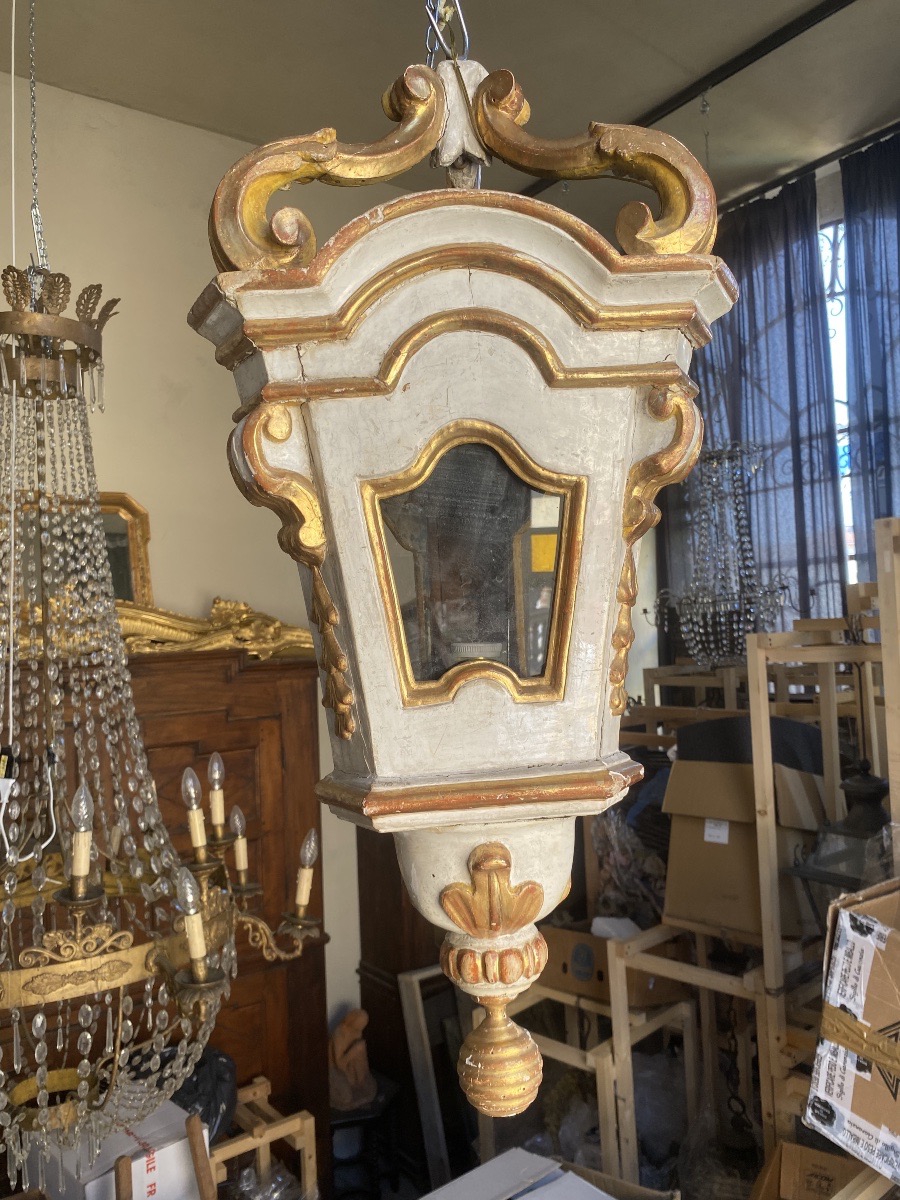 Lanterna in legno del 1700