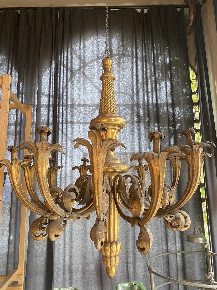 Antico lampadario italiano del XVIII secolo