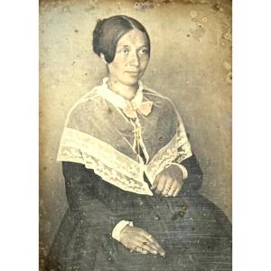Primitive Daguerreotype "portrait Of An Elegant Woman In Traditional Costume" C.1845 Photograph 