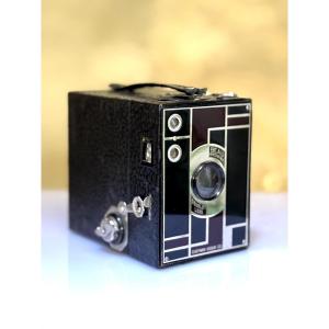 Beautiful Art Deco Brownie Eastman Kodak Bordeaux And Black Vintage Camera C. 1930