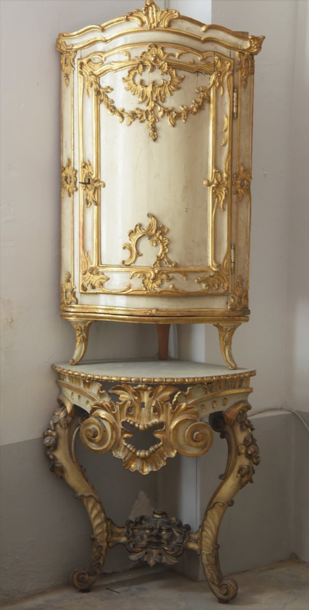 Ancienne Armoire d'Angle Des Années 1700-photo-2