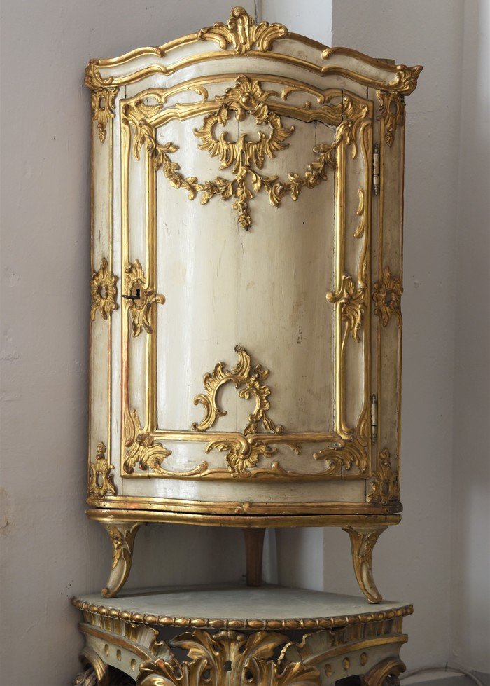 Ancienne Armoire d'Angle Des Années 1700-photo-3