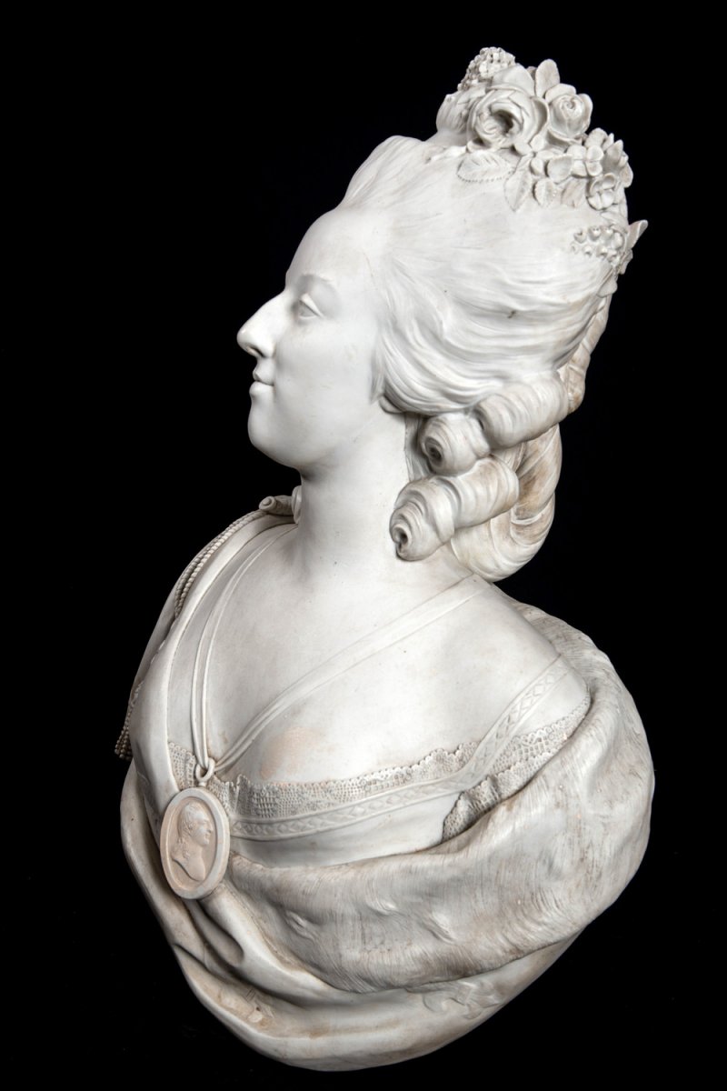 Ancien Buste De Marie Antoinette En Porcelaine Biscuit Du 19ème Siècle-photo-3
