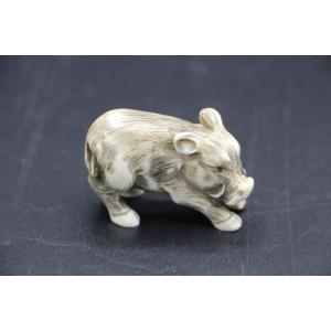 Carved Ivory Netsuke, Japan, Signed Tomonobu, Meiji Period (1868–1912)
