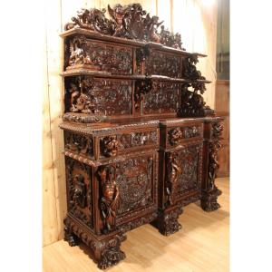 Important 19th Century Renaissance-style Walnut Castle Sideboard