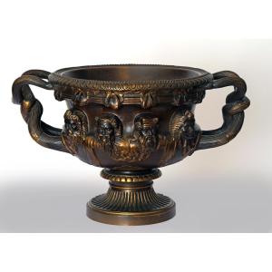 Warwick Vase In Patinated Bronze With Relief, 19th Century