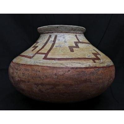 Large Pre-columbian Globular Vase Around 1000