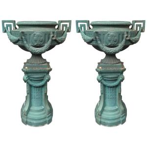  Val d'Osne, Pair Of Important Louis XVI Style Cast Iron Columns And Basins, Early 20th Century 