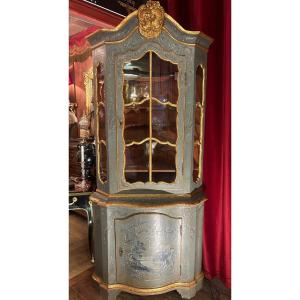 18th Century Corner Cupboard In Painted Wood