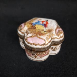 Small Porcelain Box - Gallant Scene (19th Century)