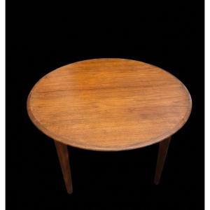 Round Dining Table - Henning Kjaernulf For Soro Stolefabrik (20th Century)