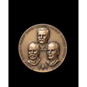 Fine Silver Art Medal. 999 - Inauguration Of The Bacardi Building (bermuda) (1972)