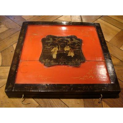 Black And Red Lacquered Wood Box Shawl