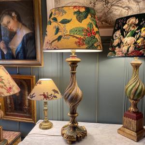 Important Tripod Lamp In Painted Wood, Height 96 Cm