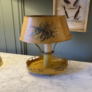 Small Single-burner Painted Tin Bouillotte Lamp