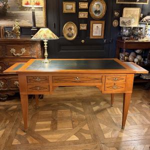Flat Desk