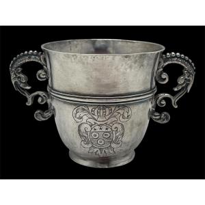 Gignac Circa 1715 Silver Cup With Handles 