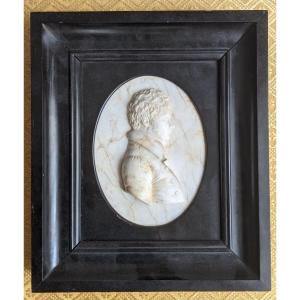 Portrait Of A Man In Medallion, Veined Alabaster Circa 1810-1820, Attributed To Leonhard Posch