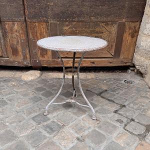Arras Pedestal Table
