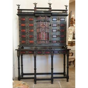 Important Cabinet Hispano Flamand