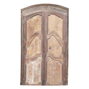 Large Antique Arched Cupboard Doors From The 18th Century Complete With Their Woodwork Frame 