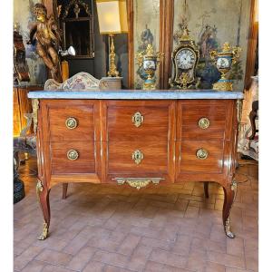 Transitional Period Commode With Projecting Back