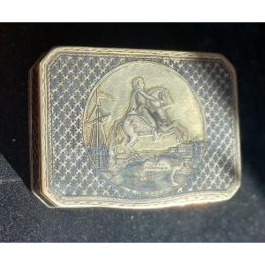 Russian  Snuffbox  From Veliki Oustioug In Silver With Niello