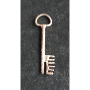 Medieval Key With Rake Bit
